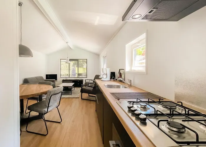 Stunning Stacaravan In אתר קמפינג